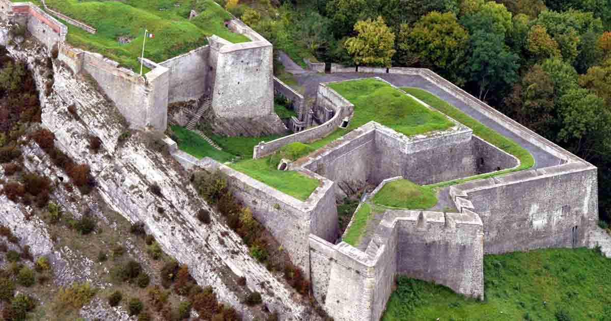 La 1418 de Givet au fort de Charlemont